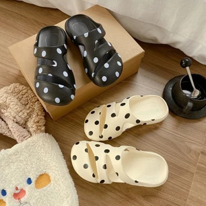 đôi sandal mũi nhọn thoáng khí nhẹ mùa hè chấm bi cho nữ đi chơi ngoài trời nhẹ chống trượt bên