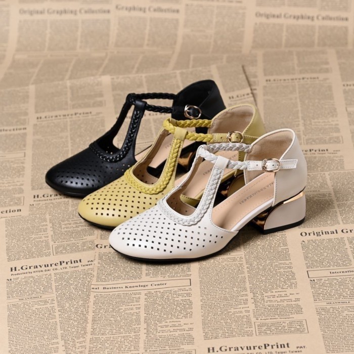 Rỗng Thoáng Khí Giày Sandal Nữ Mùa Hè Phong Cách Mới Da Mềm Mềm Dày Dây Đeo Gót Chân La Mã Giày