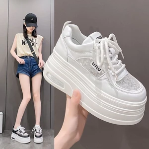 Giày Trắng Cho Nữ Mùa Hè Mỏng Đính Hạt Cườm Ren Đế Dày 8Cm Tăng Chiều Cao Giày Đế Giày Thể Thao Thô