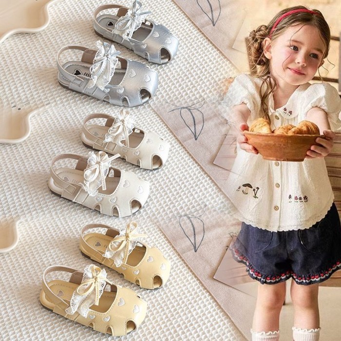 Girls Baotou Sandals Summer New Children's Hollow Cute Princess Shoes Children's Love Soft So