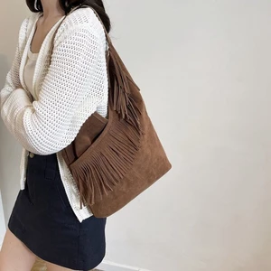 Túi Túi Nữ Tua Rua Dung Tích Lớn Mới Túi Đeo Túi Đeo Cổ Thường Retro Đi Lại Đeo Vai Thời Tran
