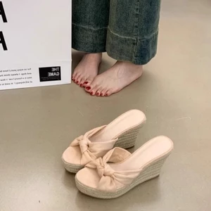 Đẹp Rơm Nêm La Mã Giày Sandal Nữ 2026 Mùa Hè Mới Áo Khoác Ngoài Tăng Đế Dày Dép Cao Gót