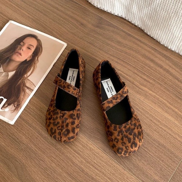 Giày bệt mũi tròn miệng nông phong cách retro dành cho nữ mùa hè có váy Giày Mary Jane đế mềm kiểu