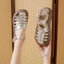 Giày Sandal Bao Đầu La Mã Mùa Hè Nữ Rỗng Flat Lồng Lợn Giày Phong Cách Đi Biển Giày Thường