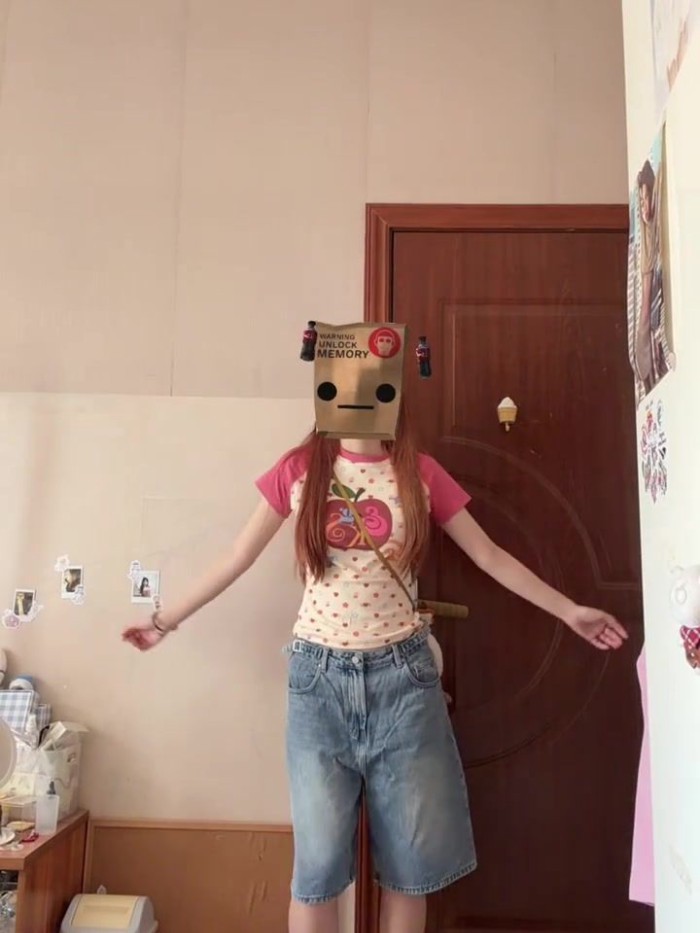 Tình Yêu Ngọt Ngào In Hình Vai Phải Cổ Tròn Tay Ngắn Áo Sơ Mi Nữ Cổ Ngắn Đa Năng