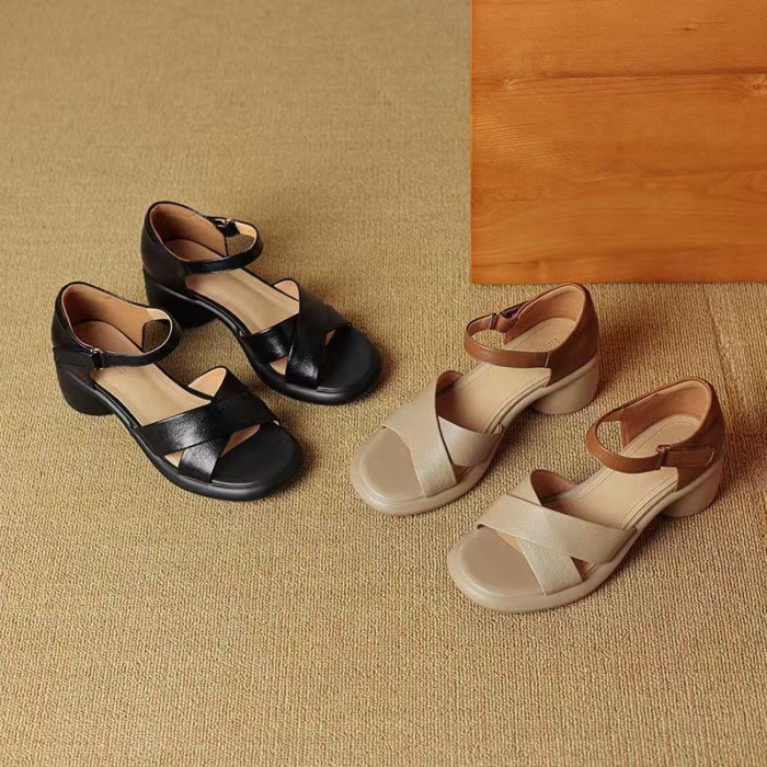 đôi sandal hở mũi quai ngang đế dày bằng da mềm dành cho nữ mùa hè mới gót dày màu sắc phù hợp v
