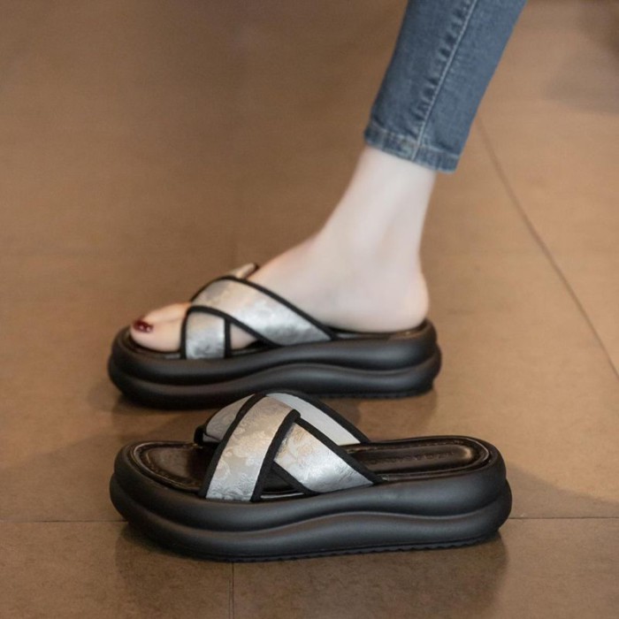 mẫu sandal, dép đế dày đẹp mặc mùa hè cho nữ, phong cách mới với chân váy, sandal đi biển, dép l