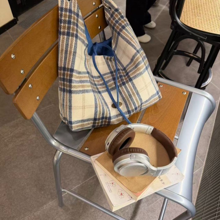 Túi tote da lộn nhỏ hai mặt phong cách Hàn Quốc, sức chứa lớn, một vai, retro, đa năng và lườ