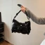 mẫu túi nhỏ niche, túi đeo chéo cao cấp, phong cách mới thời trang nữ, sequin, nách thời trang,