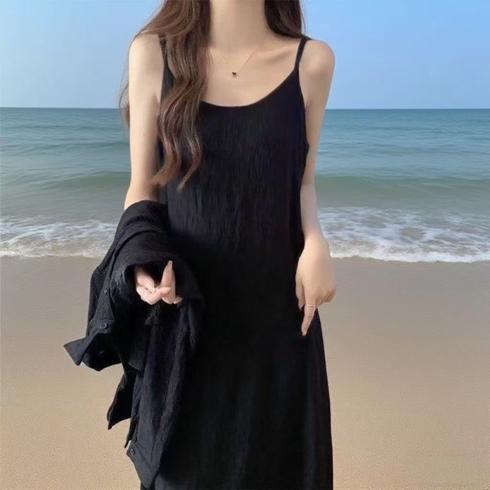 Người Đan mặc đi biển mùa hè váy ngủ có dây xếp li sáng màu váy ngủ dài dành cho nữ mùa hè