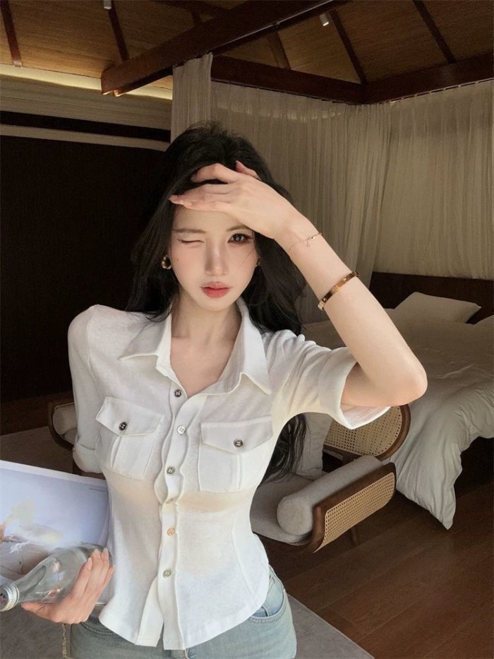 Áo sơ mi công sở đa năng cổ polo trắng, một hàng khuy, thời trang và dáng ôm, áo đơn giản để mặc bê
