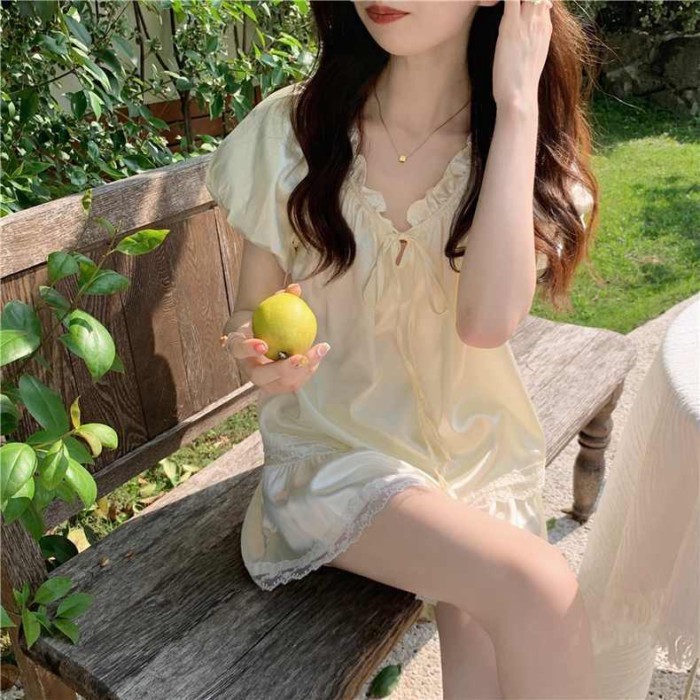 bộ đồ ngủ lụa băng ren cao cấp của Pháp dành cho nữ phong cách mùa hè tay ngắn quần áo mặc ở nhà
