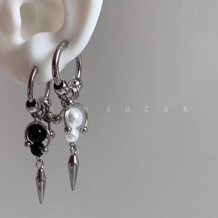 Bông tai mặt dây chuyền ngọc trai cực kỳ phức tạp đinh tán không đều dài bông tai cặp đôi Punk