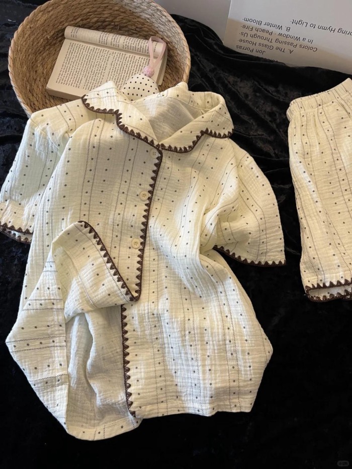 Bộ đồ ngủ cotton Yunduo dành cho nữ, bộ đồ quần short ngắn tay có ve áo in hình ngôi sao màu trắ