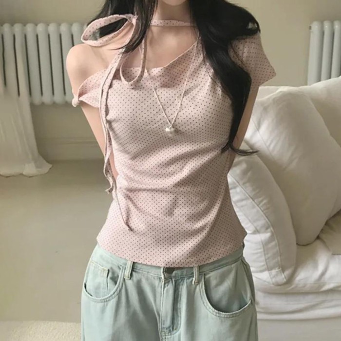 Áo thun nữ trễ vai thanh mảnh phong cách Hàn Quốc chấm bi dây đeo lệch vai giảm béo cho nữ