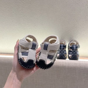 đôi sandal trẻ em nam nữ mùa xuân hè giày đế mềm cho bé tập đi đế mềm không bị tuột giày chống t