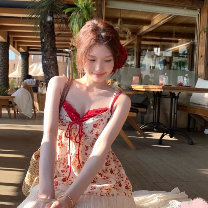 Áo yếm hai dây giả hoa kiểu Pháp mỏng và ngọt ngào có dây treo trên cùng