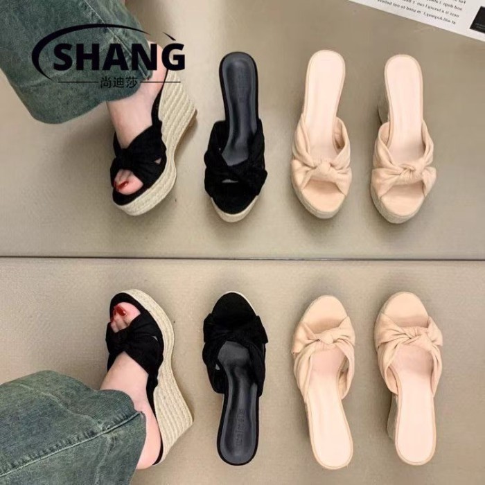 Dép La Mã phổ biến cho nữ Áo khoác ngoài mùa hè Wedge Dép đế dày nữ Dép đế mềm Dép đi biển đa