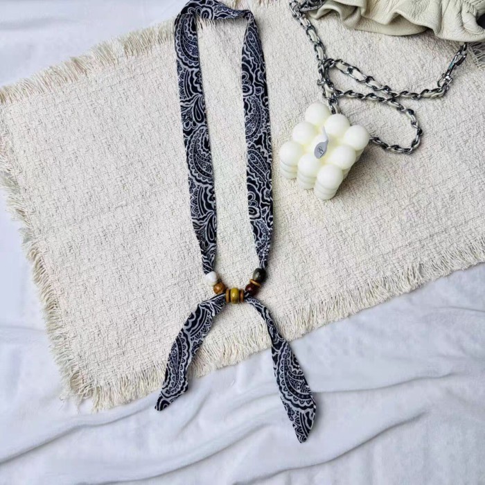 khăn lụa cổ điển phong cách retro thời trang cho nữ, áo sơ mi hoa điều kèm khăn, vòng cổ đính cườ
