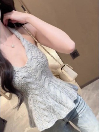 Áo yếm dệt kim cổ chữ V khí chất cổ chữ V cho nữ mùa xuân hè kiểu mới áo không tay thắt lưng