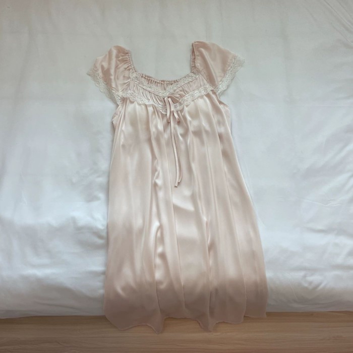 Girls' Pure Desire Ice Silk Váy ngủ màu hồng Bộ đồ ngủ nữ ren công chúa gợi cảm Quần áo ở nhà