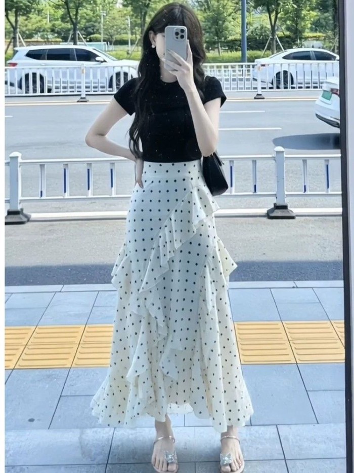 Váy chấm bi thiết kế màu trắng nhạt cho nữ mùa hè mới lưng cao in váy tutu chữ A váy ô không