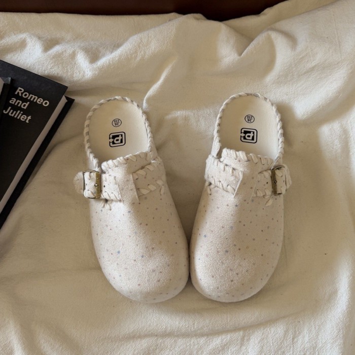 Những đôi Birkenstocks một chân và nửa dép đẹp để phụ nữ mặc làm áo khoác ngoài vào mùa hè. G