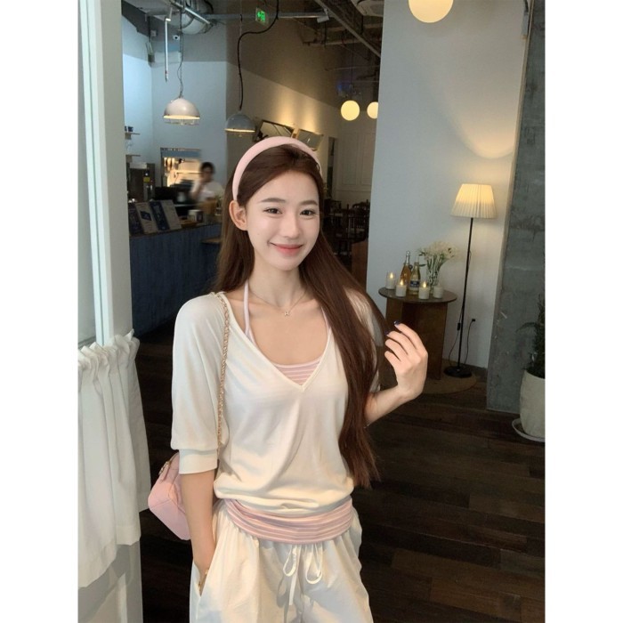 Áo hai mảnh cổ chữ V sọc trắng hồng tinh khiết phong cách Hàn Quốc