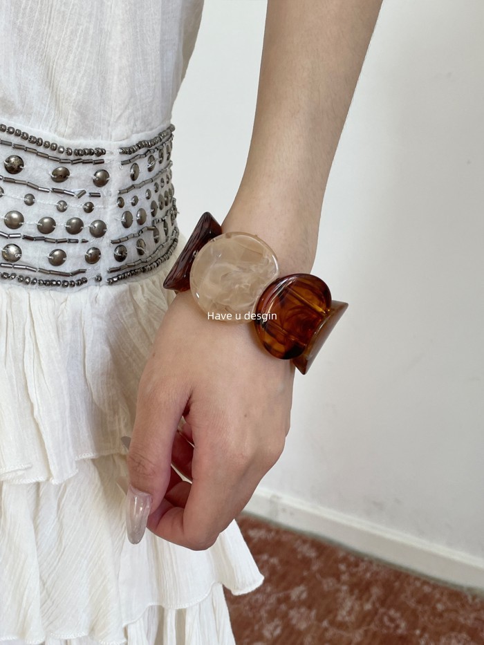 Have u desgin Melade Retro Hổ Phách Acrylic Co Giãn Vòng Tay Niche Pháp Đơn Giản Rộng Vòng Tay