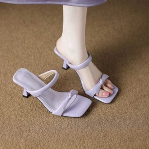 Giày sandal cao gót mũi vuông có dây đeo khí chất một dây giày cao gót hở mũi kiểu Pháp cho n