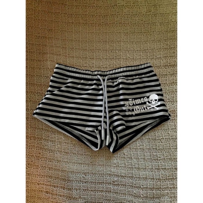 Quần short thể thao cổ điển Mỹ in hình đầu lâu sọc đen xám y2k quần short thể thao nữ quần ho