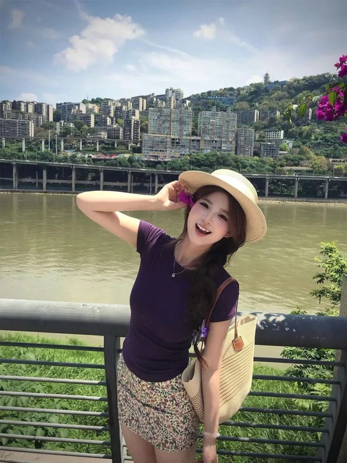 bộ đồ hai mảnh áo thun ngắn tay đơn giản màu tím váy chữ A hoa hàng ngày áo và quần đa năng thôn
