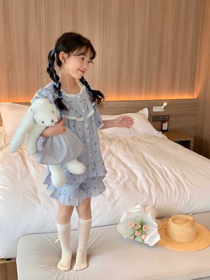 Mùa Hè Ngọt Ngào Và Dễ Thương Cho Bé Gái Phong Cách Hàn Quốc Hoa Tươi Nhà Bộ Quần Áo Mới Trẻ Em