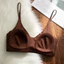 Tối giản Solid Deep V Halter Bralette Liền mạch mỏng Dây đeo có thể điều chỉnh Đồ lót không dây