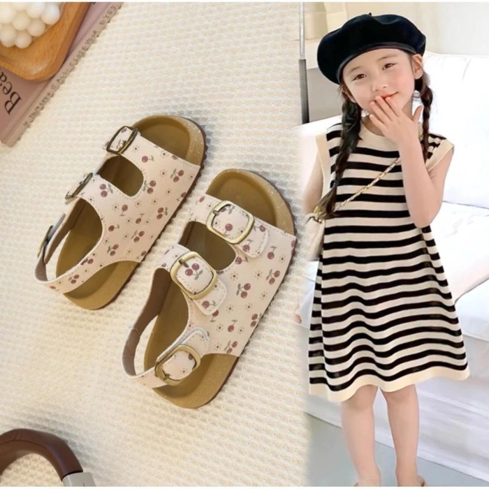 Mùa Hè  Nữ Mới Giày Sandal Công Chúa Chống Trơn Trượt Đế Mềm Mục Vụ Anh Đào Nhỏ Dép Bé Gái Khu