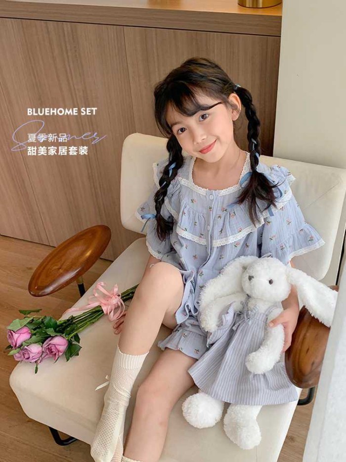 Mùa Hè Ngọt Ngào Và Dễ Thương Cho Bé Gái Phong Cách Hàn Quốc Hoa Tươi Nhà Bộ Quần Áo Mới Trẻ Em