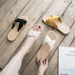 Dép nữ mùa hè mới, áo khoác ngoài đế phẳng thời trang nữ, chống trơn trượt, chống mùi hôi, dép