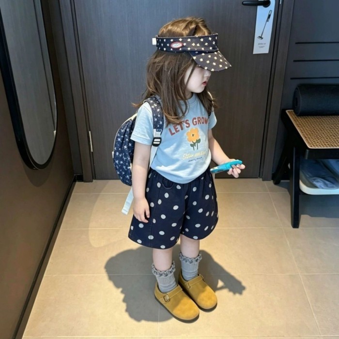 Bộ đồ bé gái phong cách Hàn Quốc mới bé gái in hoa in chữ mềm áo sáp chấm bi quần short hai mảnh