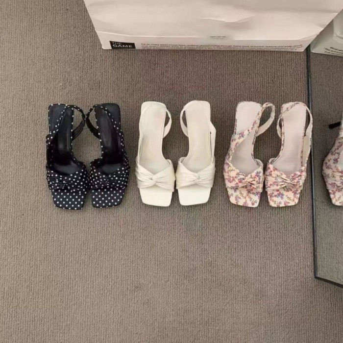 Hoa phong cách mới Giày sandal mũi vuông nơ hở mũi mùa hè Giày cao gót đế nhọn dây đeo sau lư