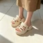 Giày sandal đế bện thoải mái và đa năng