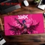 1 Tấm lót chuột theo chủ đề Jinx, có nghệ thuật Graffiti đậm nét và nền màu hồng rực rỡ, lý tưởng cho game thủ, văn phòng hoặc trang trí bàn làm việc