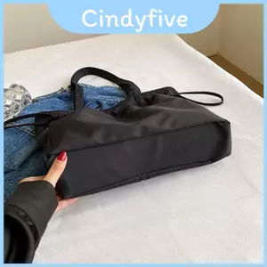Tote vải hợp thời trang có túi bên trong và dây đeo kép để đi chơi thông thường