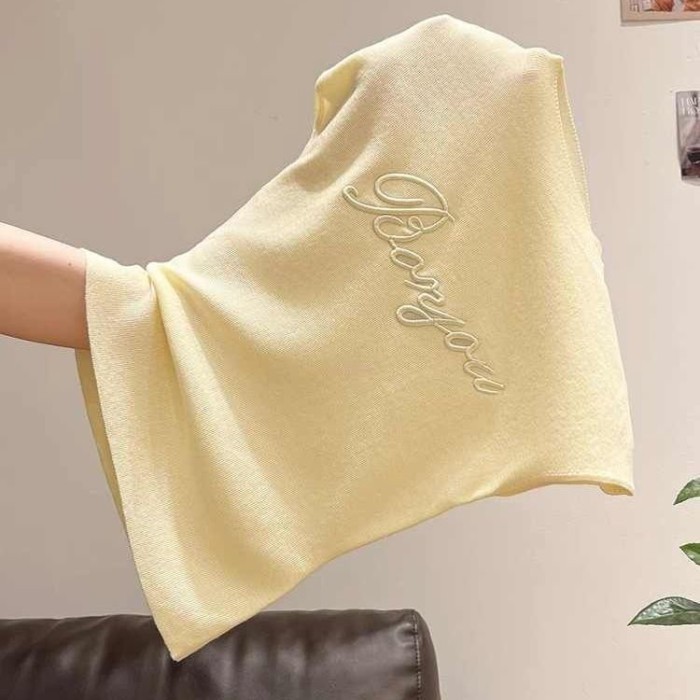 Kiểu Pháp vòng eo ngắn kiểu dáng nhẹ nhàng ôm vừa vặn dệt kim thêu chữ màu vàng nhạt áo thun