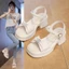 Giày sandal ngọc trai mùa hè đa năng kiểu Pháp cổ tích đế dày kèm váy Giày đi biển La Mã