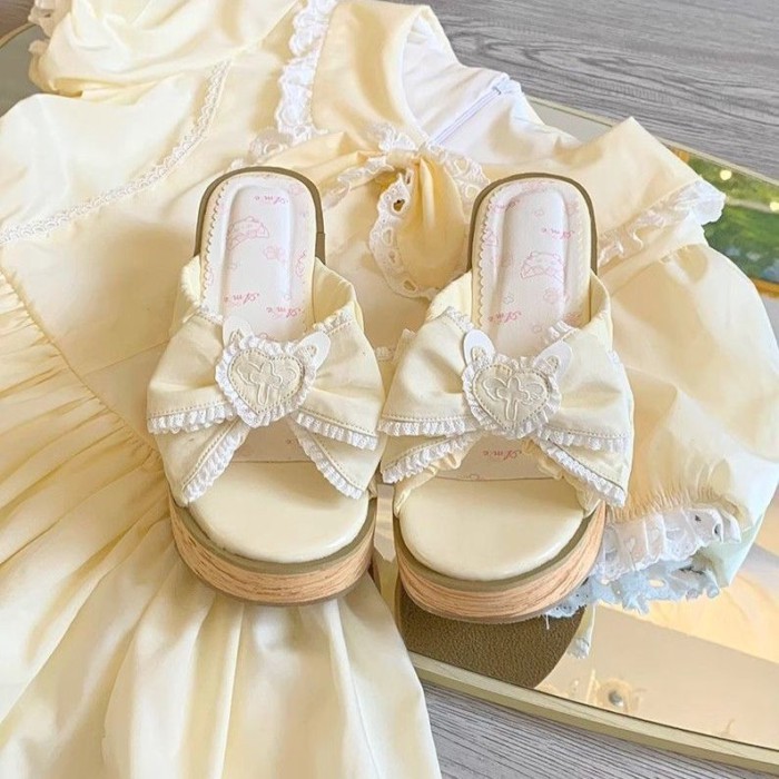 Giày lolita đế dày phiên bản cải tiến của guốc cô gái Nhật Bản và phong cách
