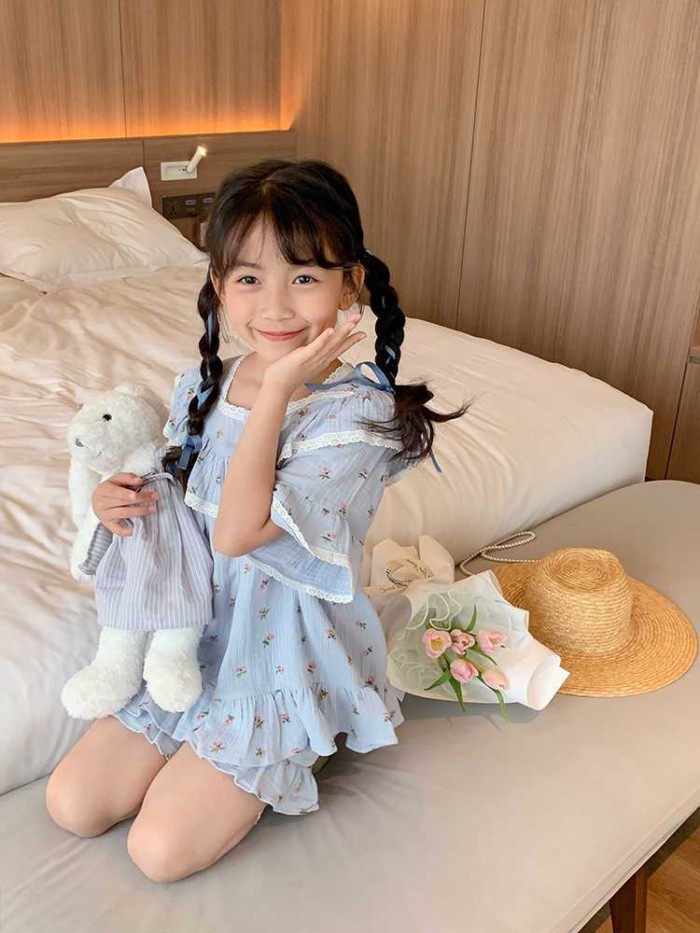 Mùa Hè Ngọt Ngào Và Dễ Thương Cho Bé Gái Phong Cách Hàn Quốc Hoa Tươi Nhà Bộ Quần Áo Mới Trẻ Em