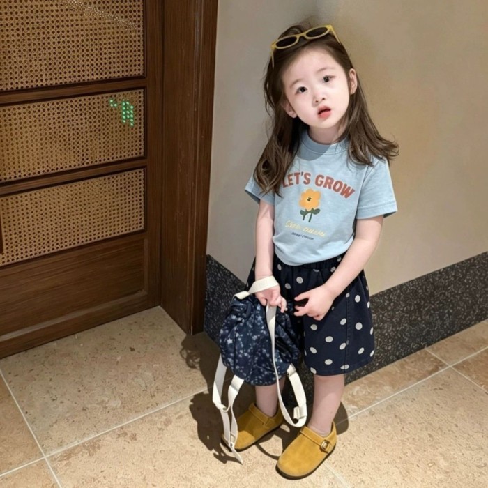 Bộ đồ bé gái phong cách Hàn Quốc mới bé gái in hoa in chữ mềm áo sáp chấm bi quần short hai mảnh