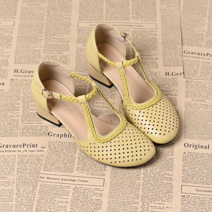 Rỗng Thoáng Khí Giày Sandal Nữ Mùa Hè Phong Cách Mới Da Mềm Mềm Dày Dây Đeo Gót Chân La Mã Giày
