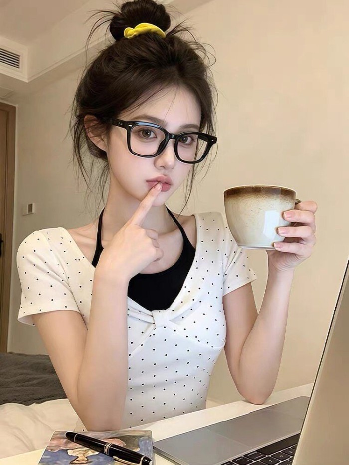 Korean Fashion Fake Two-piece Polka-dot Short-sleeved T-shirt For Women With Summer Design Ni