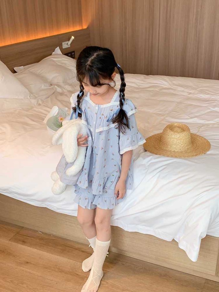 Mùa Hè Ngọt Ngào Và Dễ Thương Cho Bé Gái Phong Cách Hàn Quốc Hoa Tươi Nhà Bộ Quần Áo Mới Trẻ Em